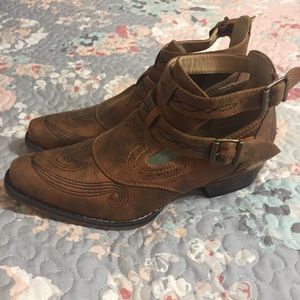 Roper Booties! Ankle Strap Boots! Size 9